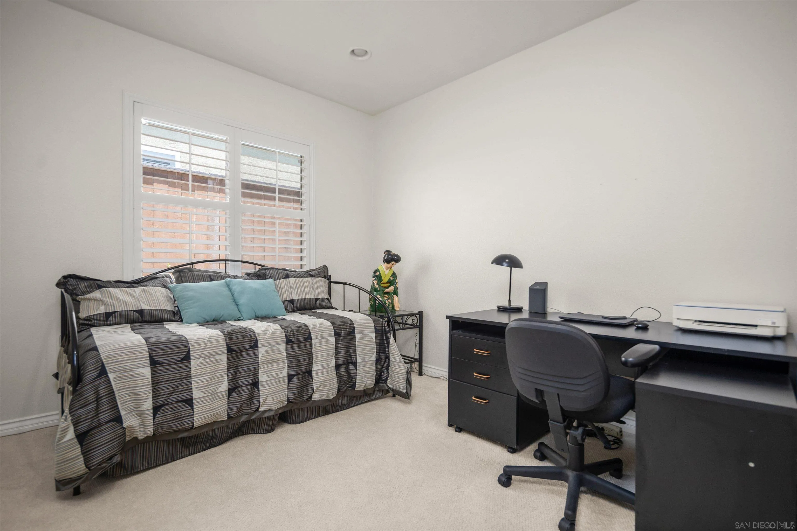 https://cdn.realtyfeed.com/cdn/127/250033785/02be2eebb6ab020f3e7c5b797cecb659.webp