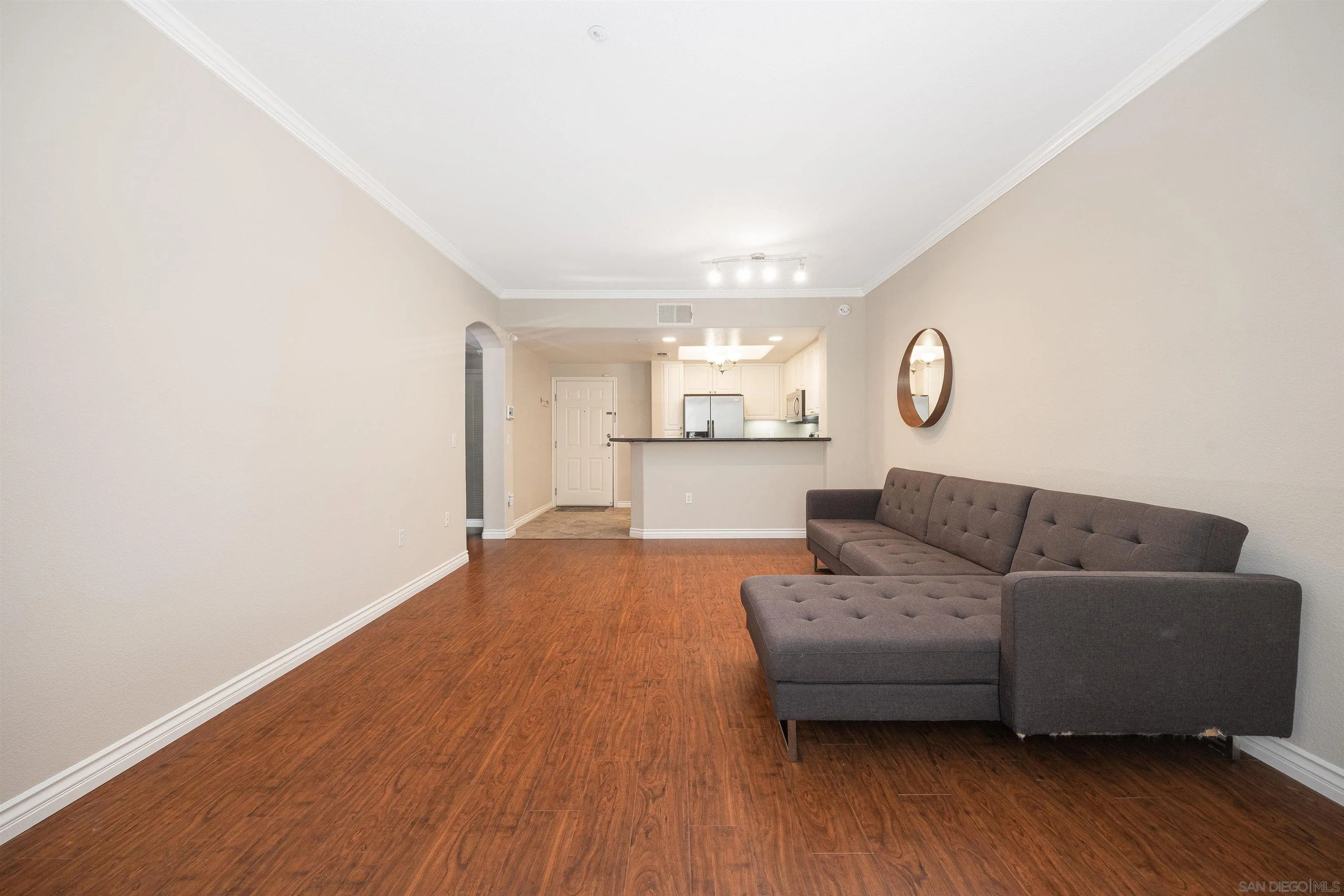 Photo #5: 250033786 Listing 