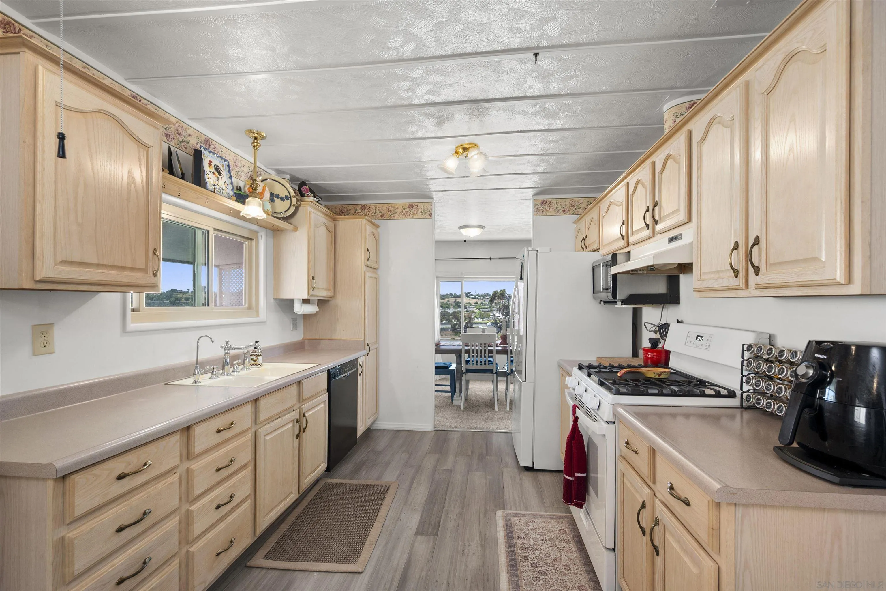https://cdn.realtyfeed.com/cdn/127/250033797/5cd88a68d5ea0c0e4bced15f3e657eb5.webp