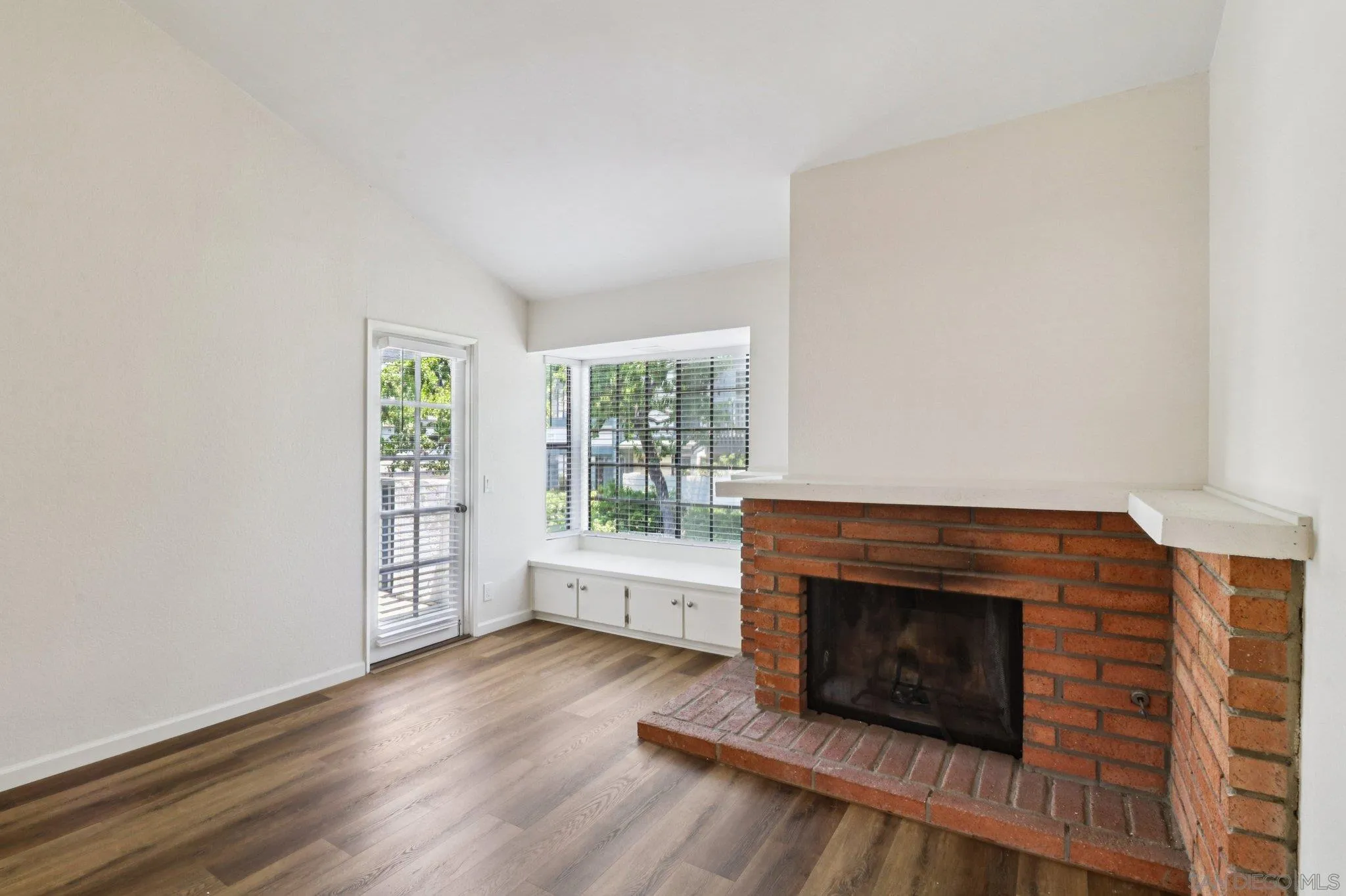 Photo #13: 250033801 Listing: Photo #13