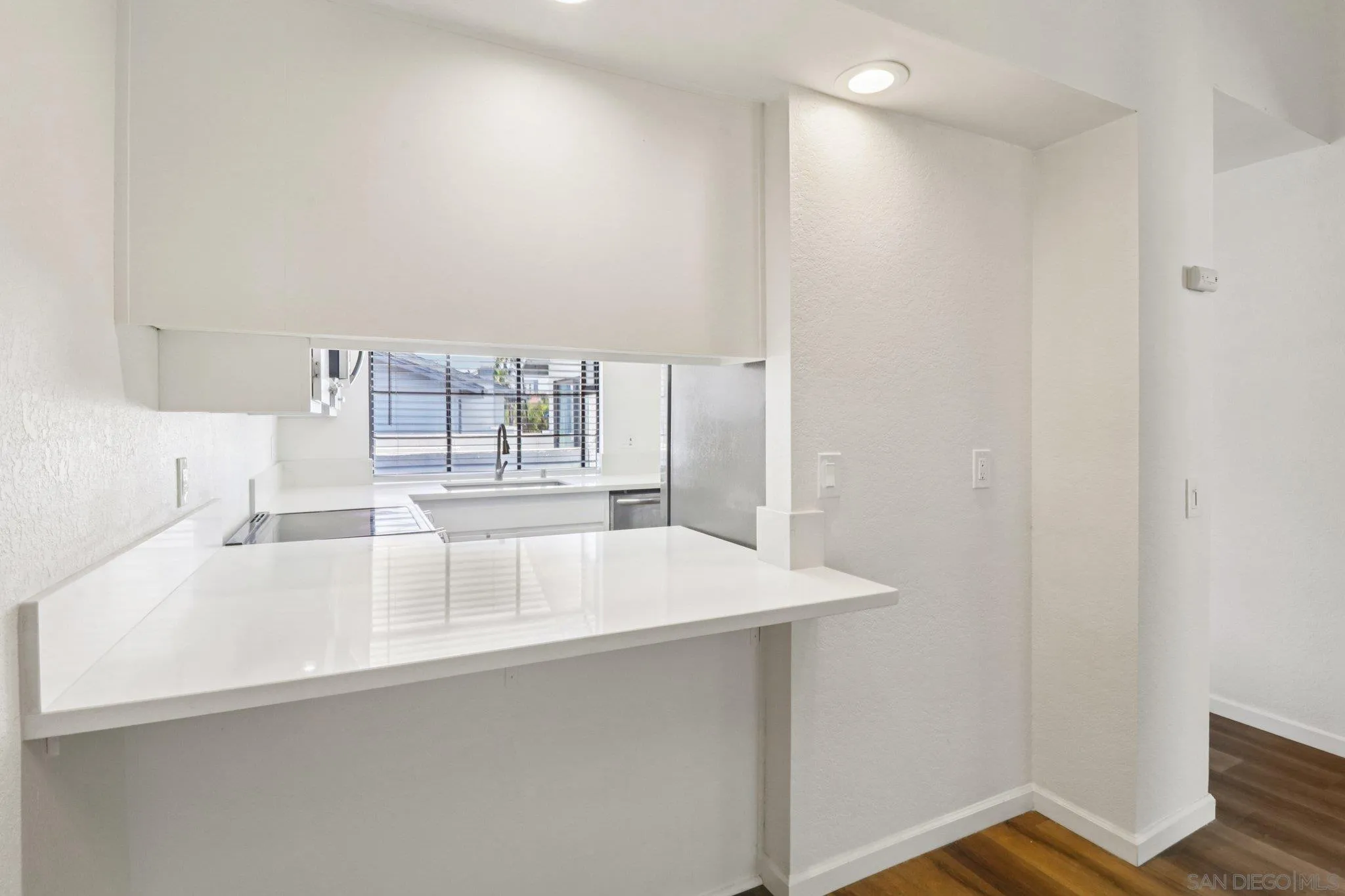 https://cdn.realtyfeed.com/cdn/127/250033801/4ab6f2b2d444f184aae74a813c902e00.webp