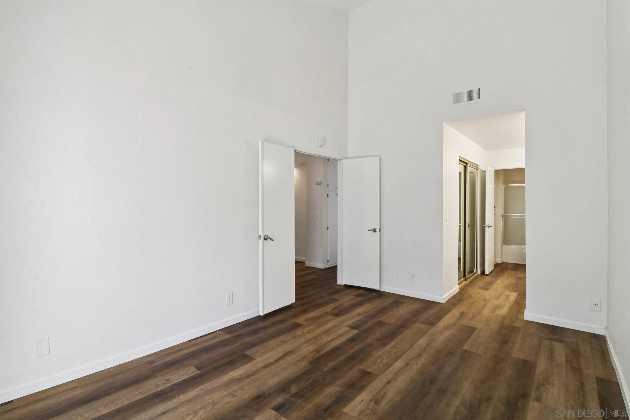Photo #19: 250033801 Listing: Photo #19