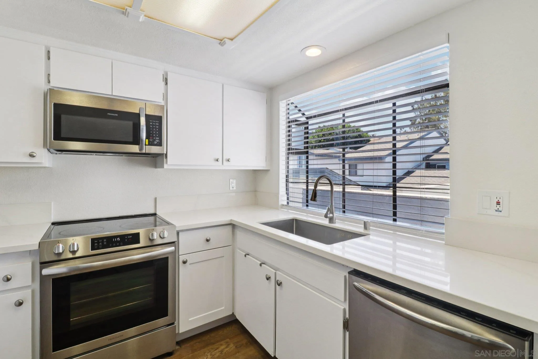 Photo #7: 250033801 Listing: Photo #7