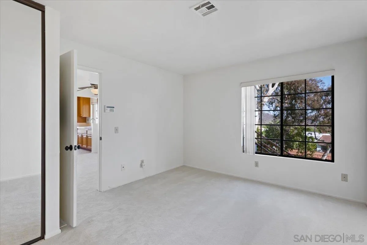 Photo #19: 250033803 Listing: Photo #19