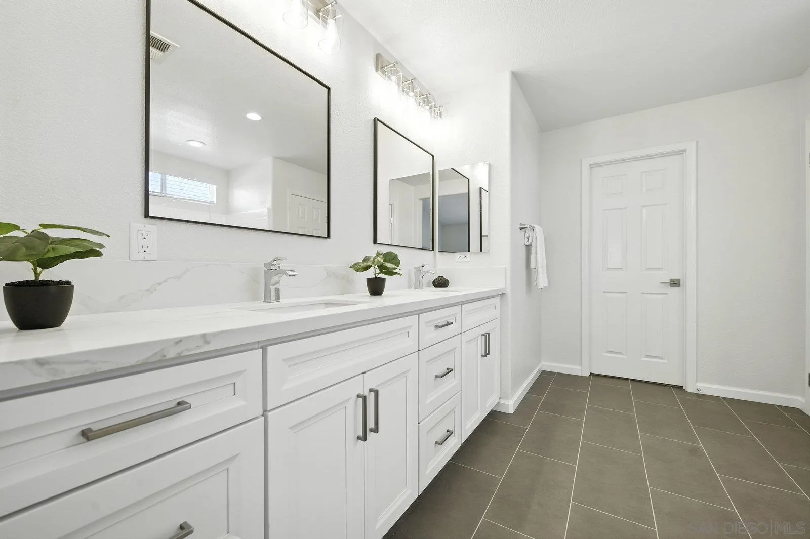 https://cdn.realtyfeed.com/cdn/127/250033807/be4fff6438d7147560ecda950f6b233c.webp