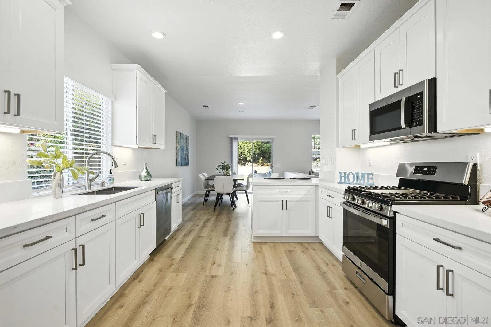 https://cdn.realtyfeed.com/cdn/127/250033807/c0282a5bf496f63a274c49b015cefe7c.webp