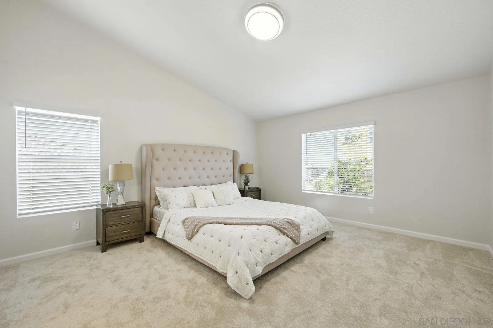 https://cdn.realtyfeed.com/cdn/127/250033807/dce6911de0d26ceed1df56ce77ede82c.webp