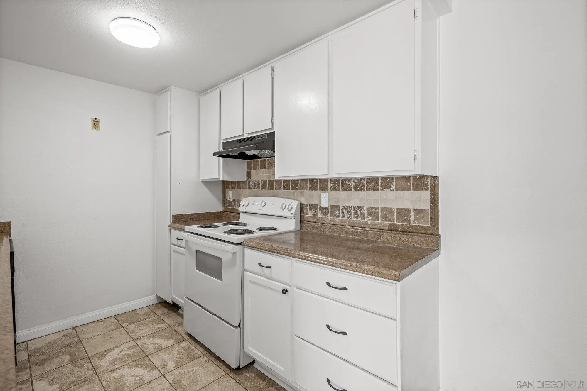 Photo #11: 250033813 Listing: Photo #11
