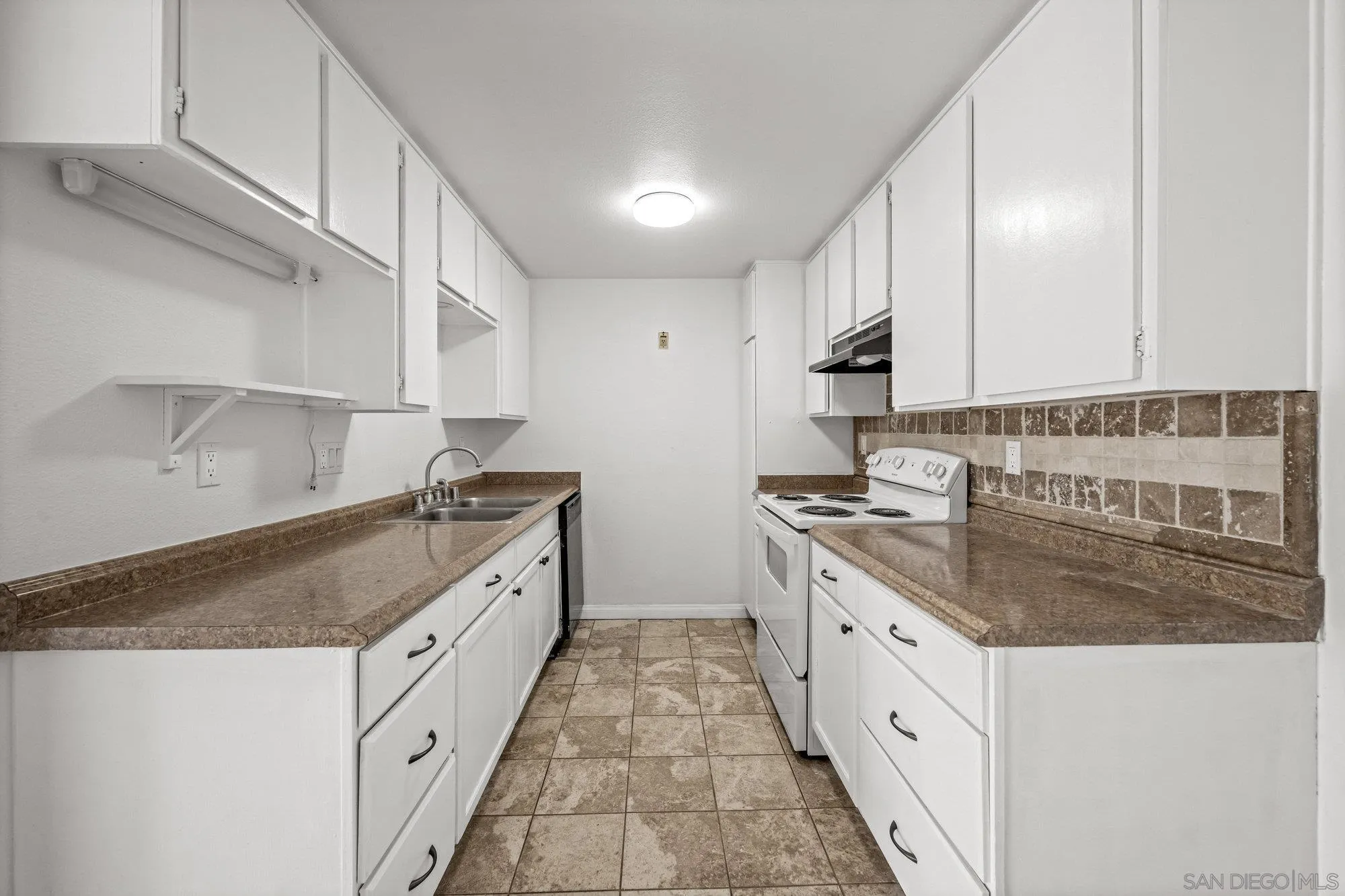 Photo #12: 250033813 Listing: Photo #12