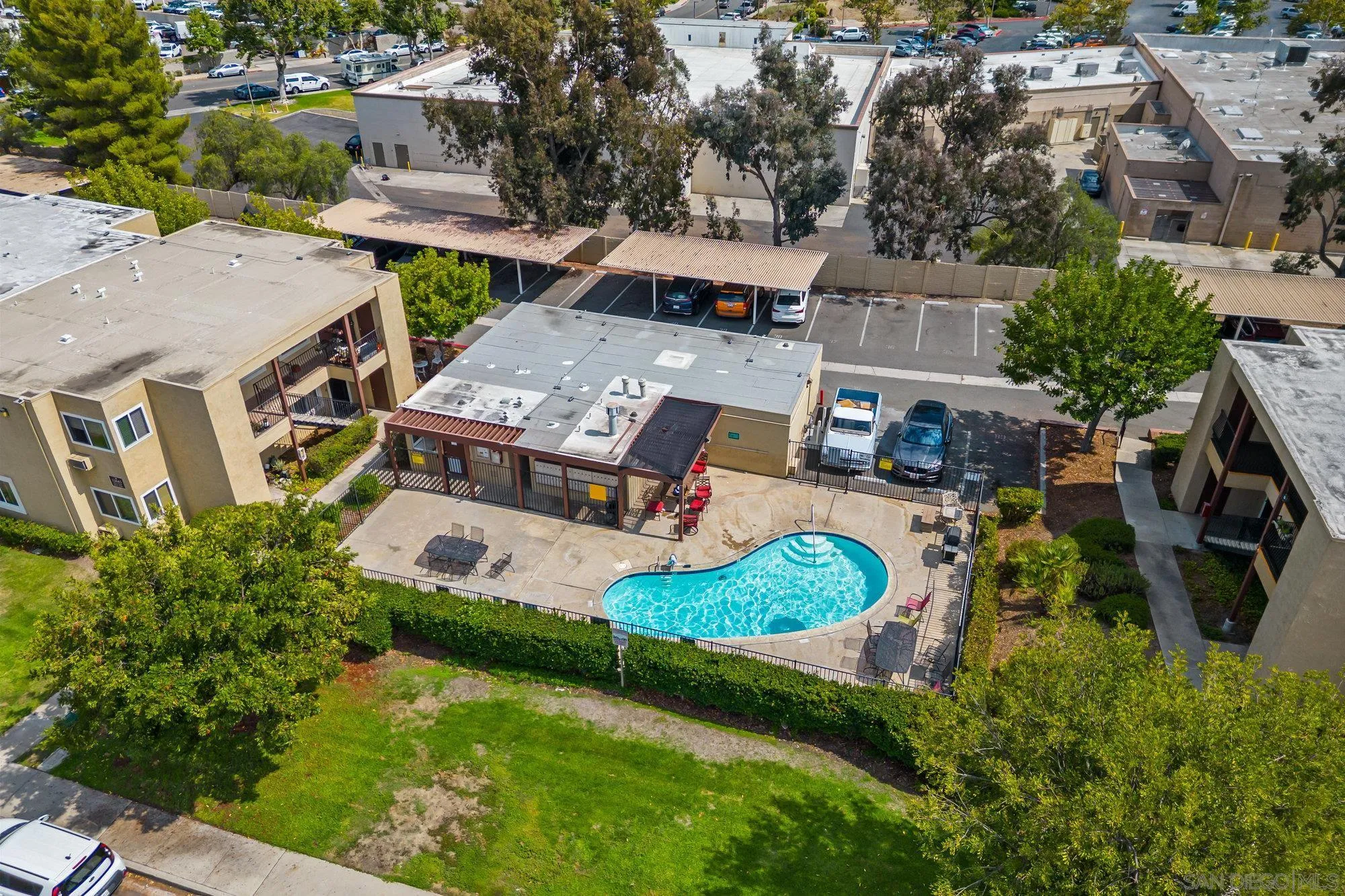 https://cdn.realtyfeed.com/cdn/127/250033813/51cf5e141676d893f09acd901a62a7af.webp