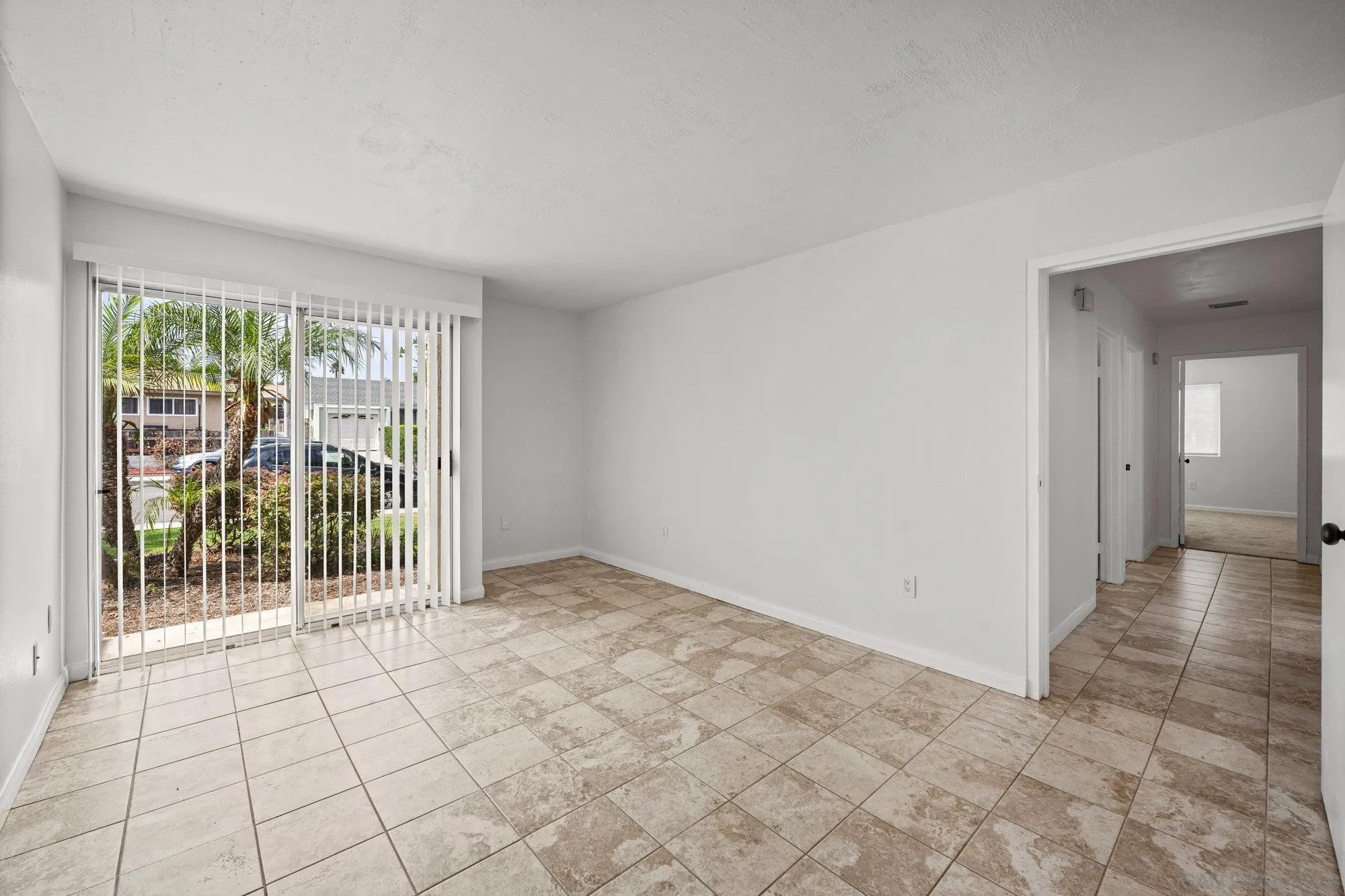 Photo #3: 250033813 Listing 