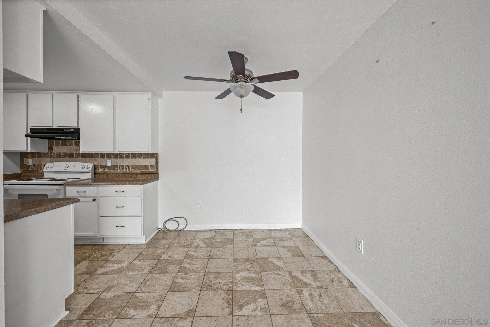 Photo #8: 250033813 Listing: Photo #8