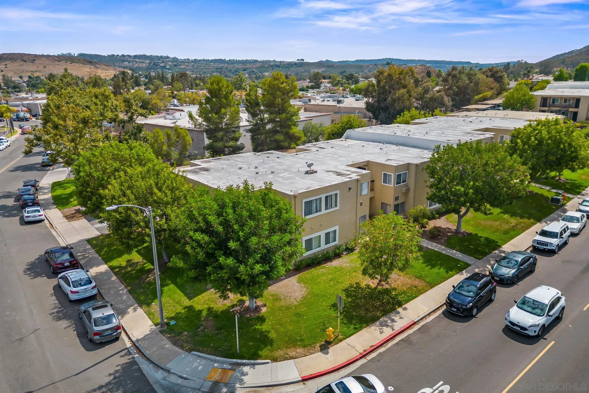 https://cdn.realtyfeed.com/cdn/127/250033813/ccf3cfd6337399eccb057edaee0e2361.webp
