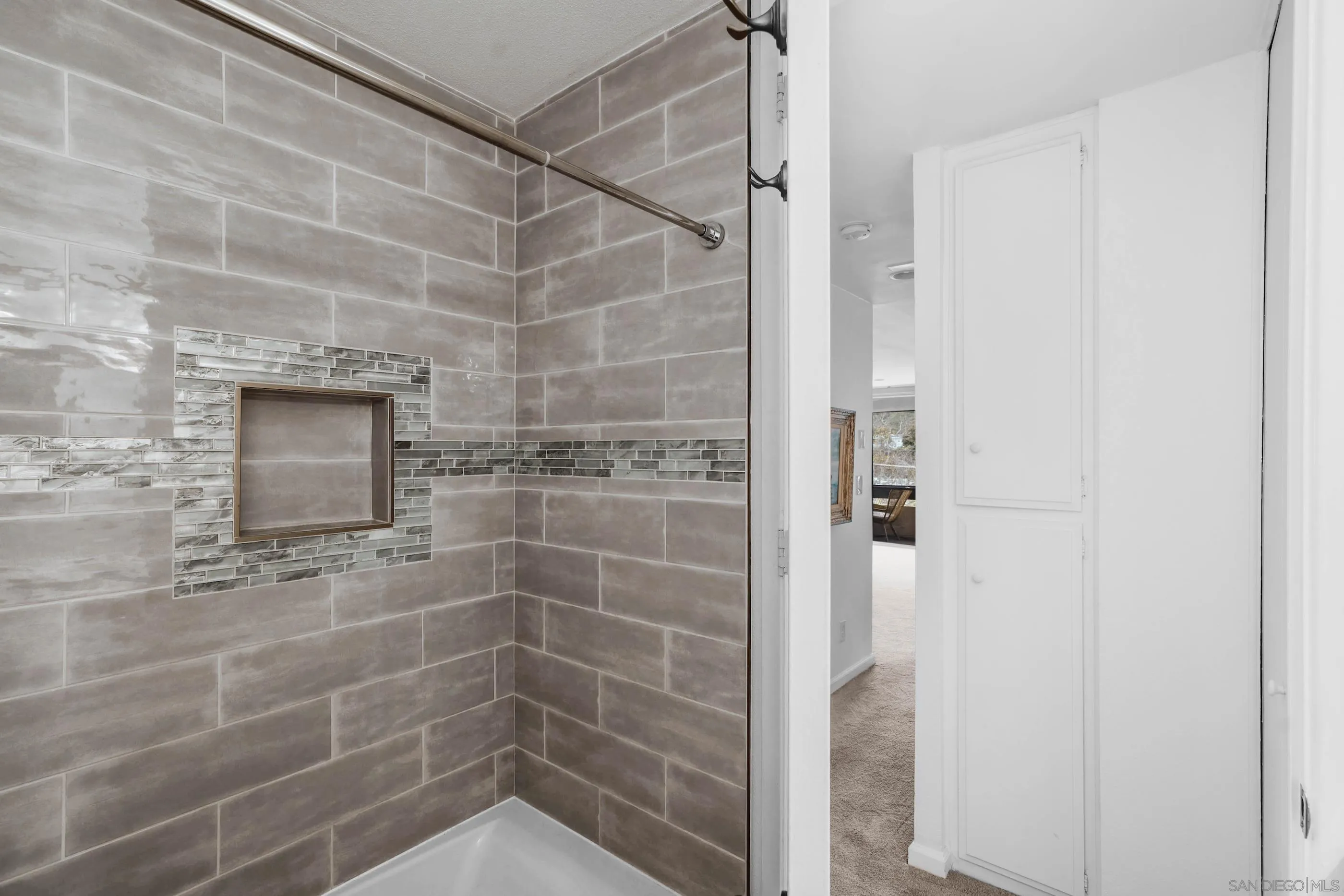 https://cdn.realtyfeed.com/cdn/127/250033816/3a21e383f7434ee61b81f965db3fa258.webp