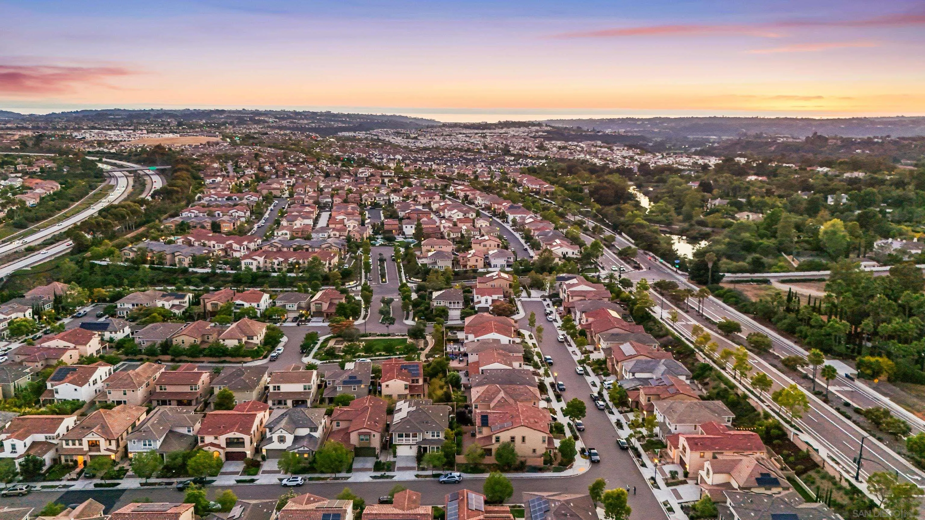 https://cdn.realtyfeed.com/cdn/127/250033818/38edf37869b18f611981975adb043b2b.webp