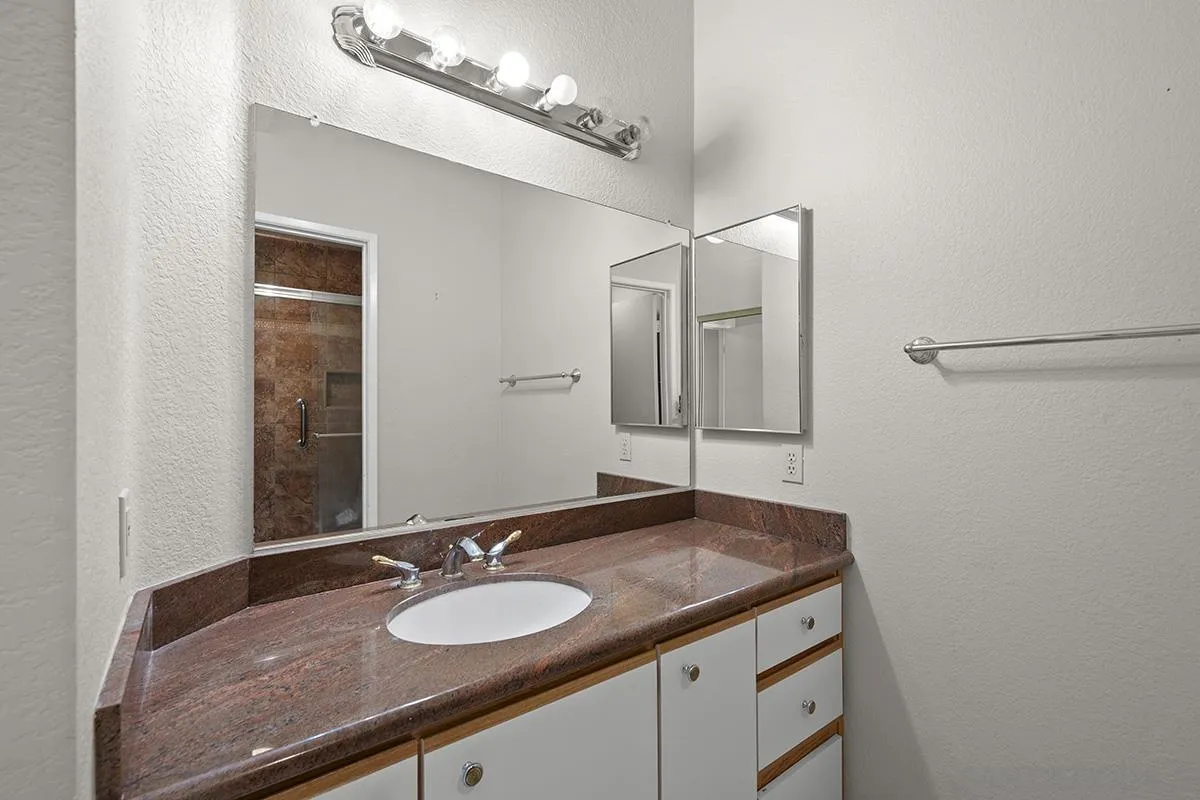 Photo #23: 250033824 Listing: Photo #23