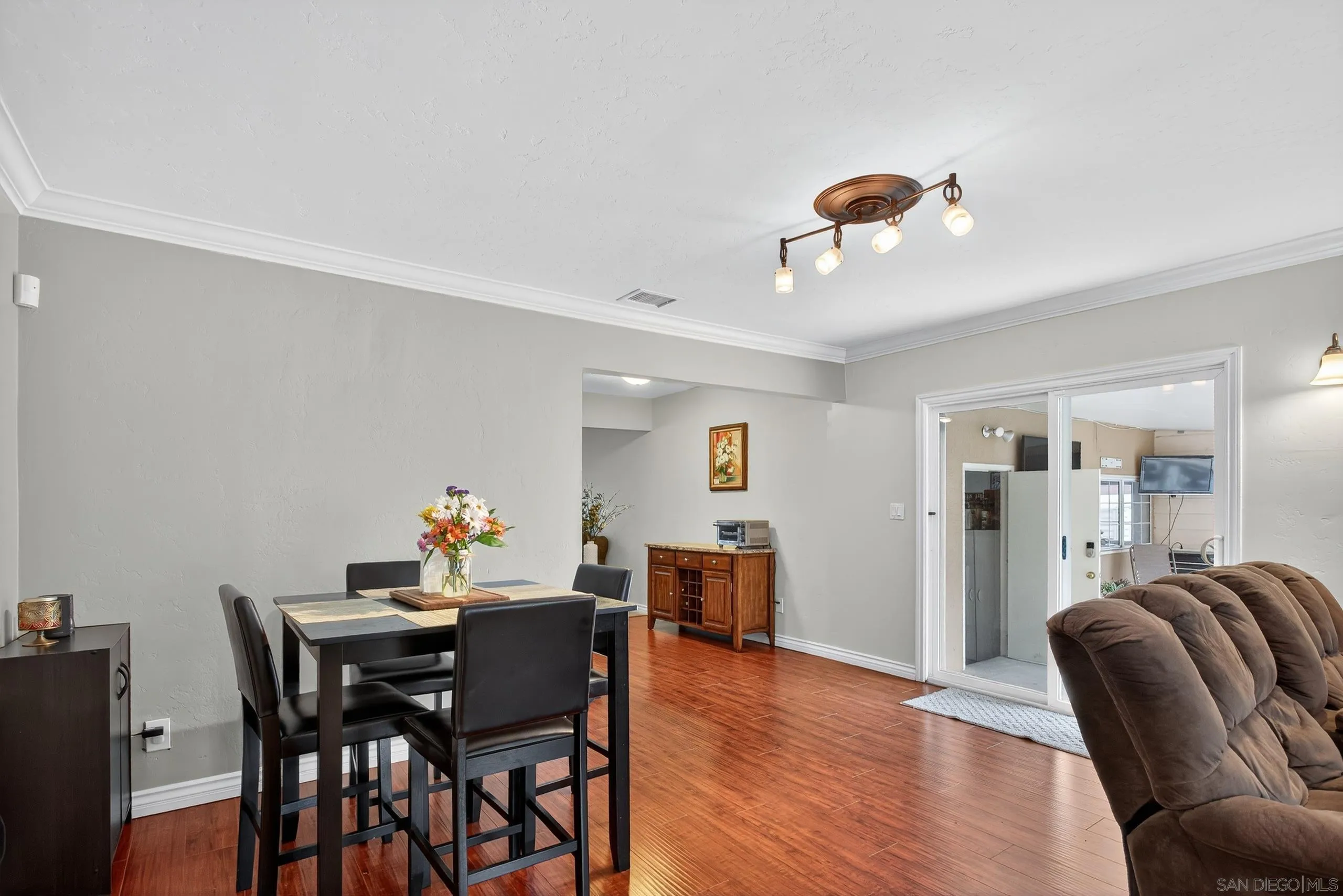 https://cdn.realtyfeed.com/cdn/127/250033830/0429cf64f93a2f3766bf9c6869d125c0.webp