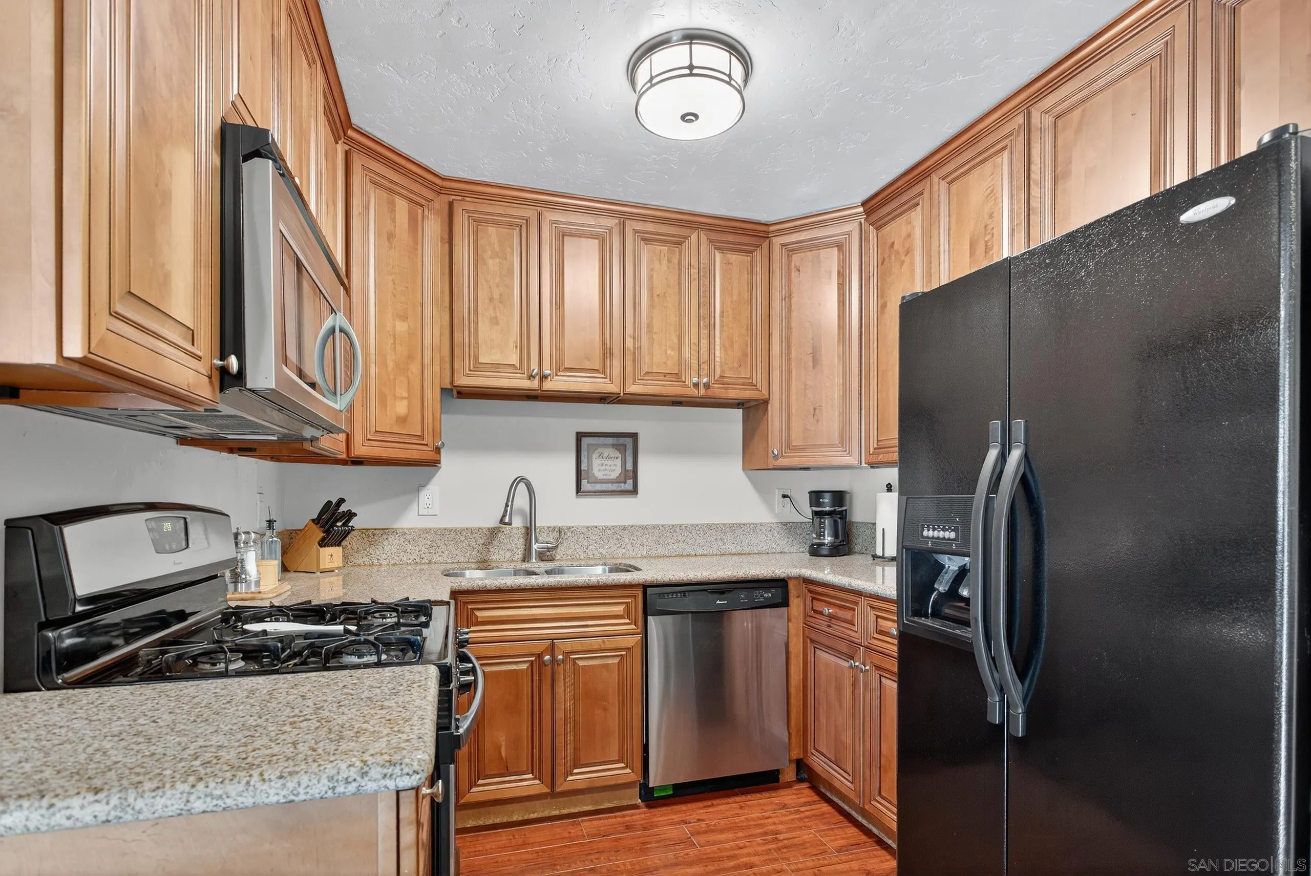 https://cdn.realtyfeed.com/cdn/127/250033830/16ca1f8ae1761dc9d5246baf0fd13e8d.webp