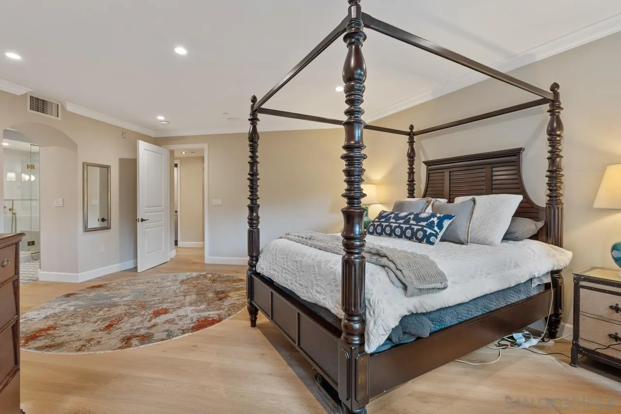 Photo #14: 250033833 Listing: Photo #14
