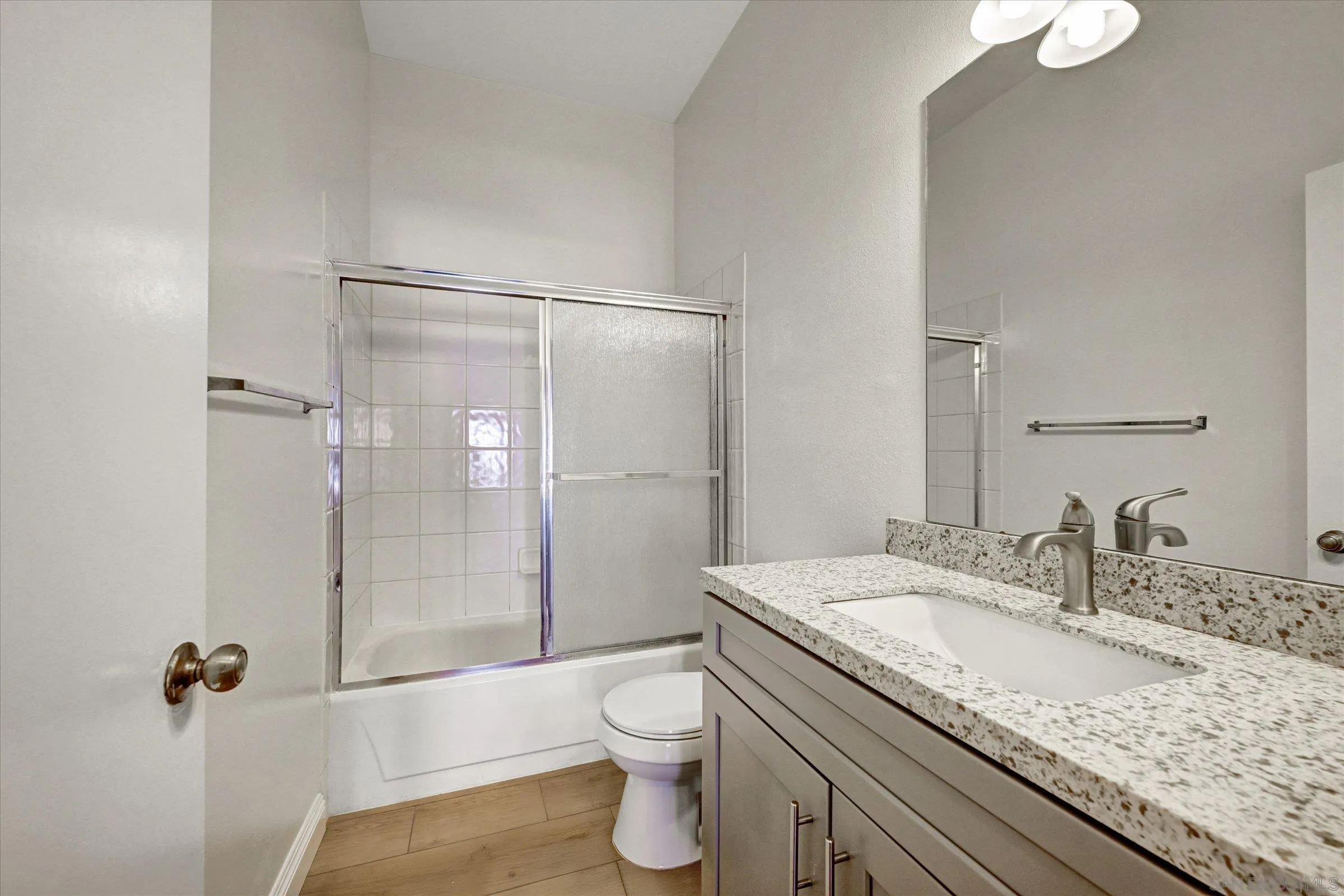 Photo #13: 250033835 Listing: Photo #13