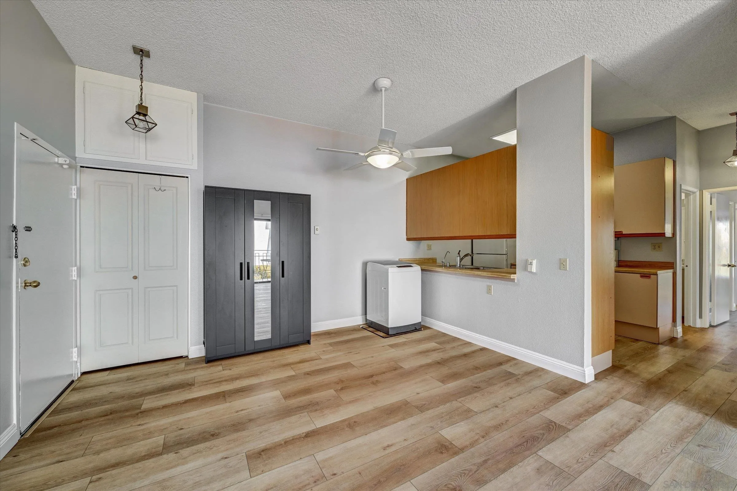 Photo #3: 250033835 Listing: Photo #3