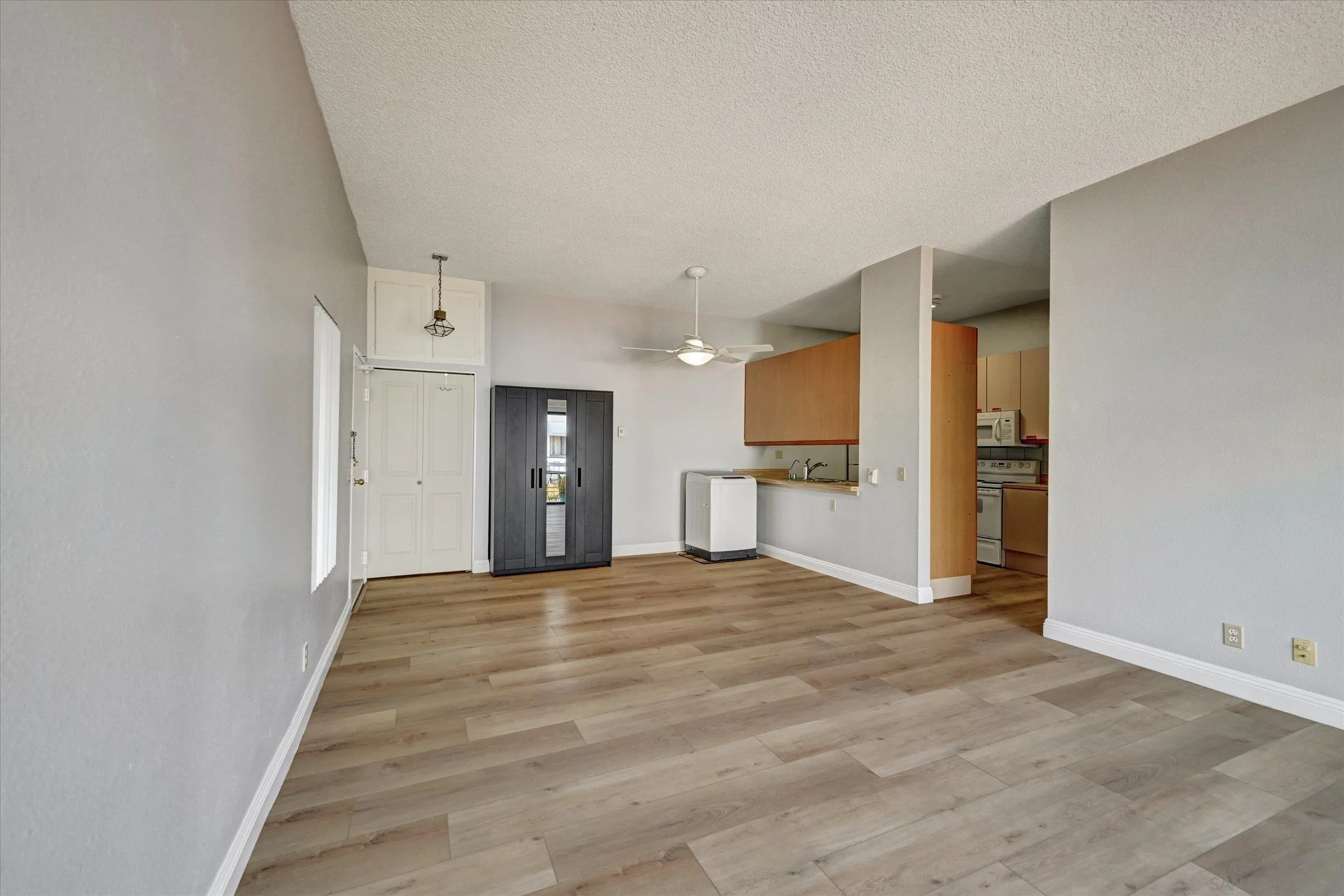 Photo #5: 250033835 Listing: Photo #5