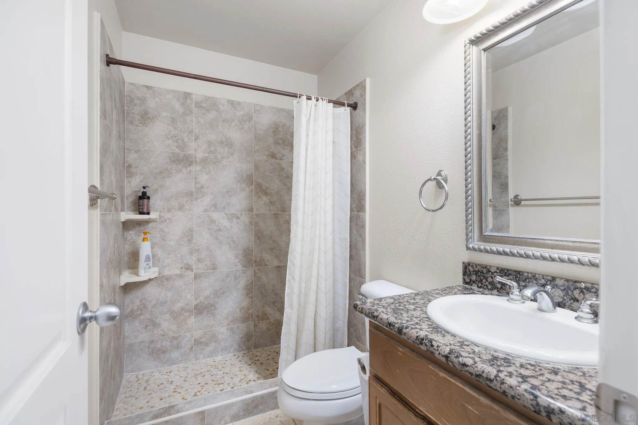 Photo #9: 250033845 Listing: Photo #9