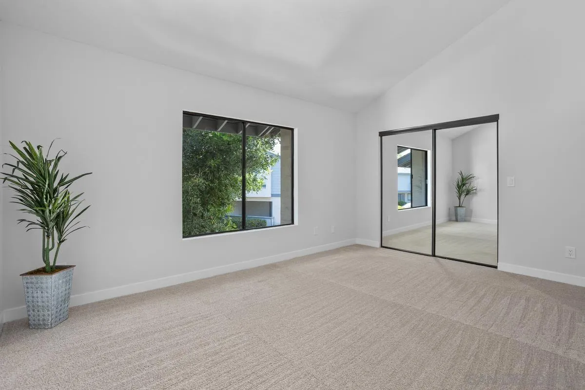 Photo #17: 250033851 Listing: Photo #17
