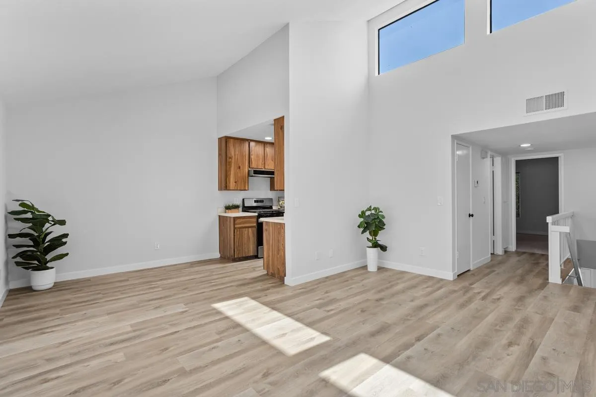 Photo #6: 250033851 Listing 