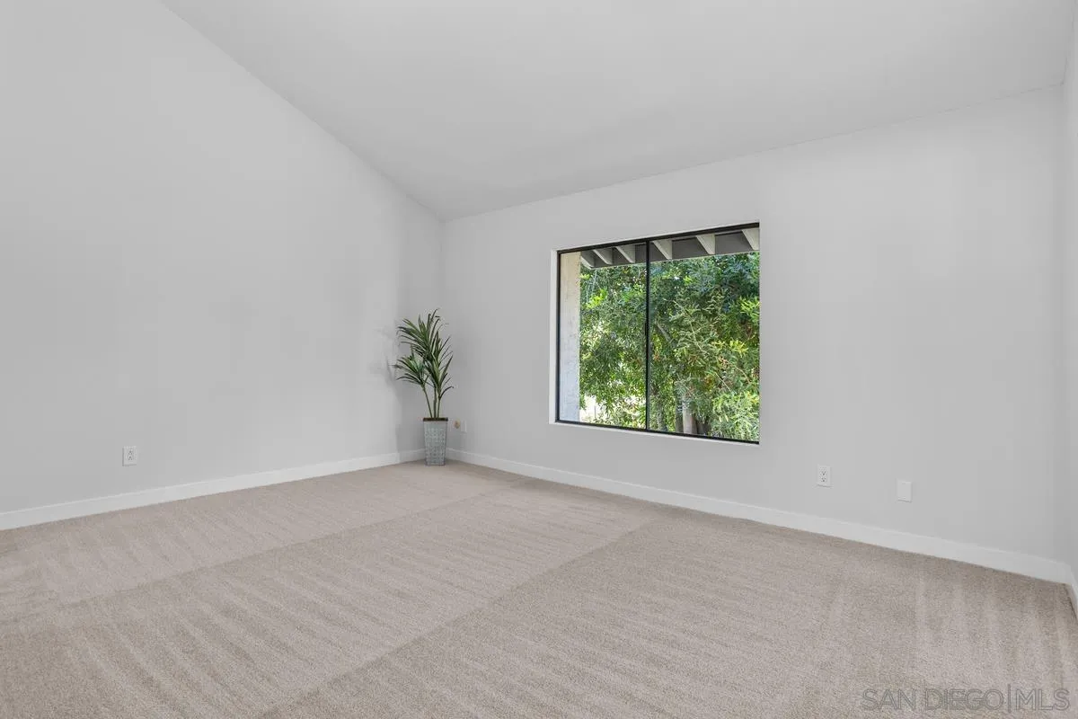 Photo #15: 250033851 Listing: Photo #15
