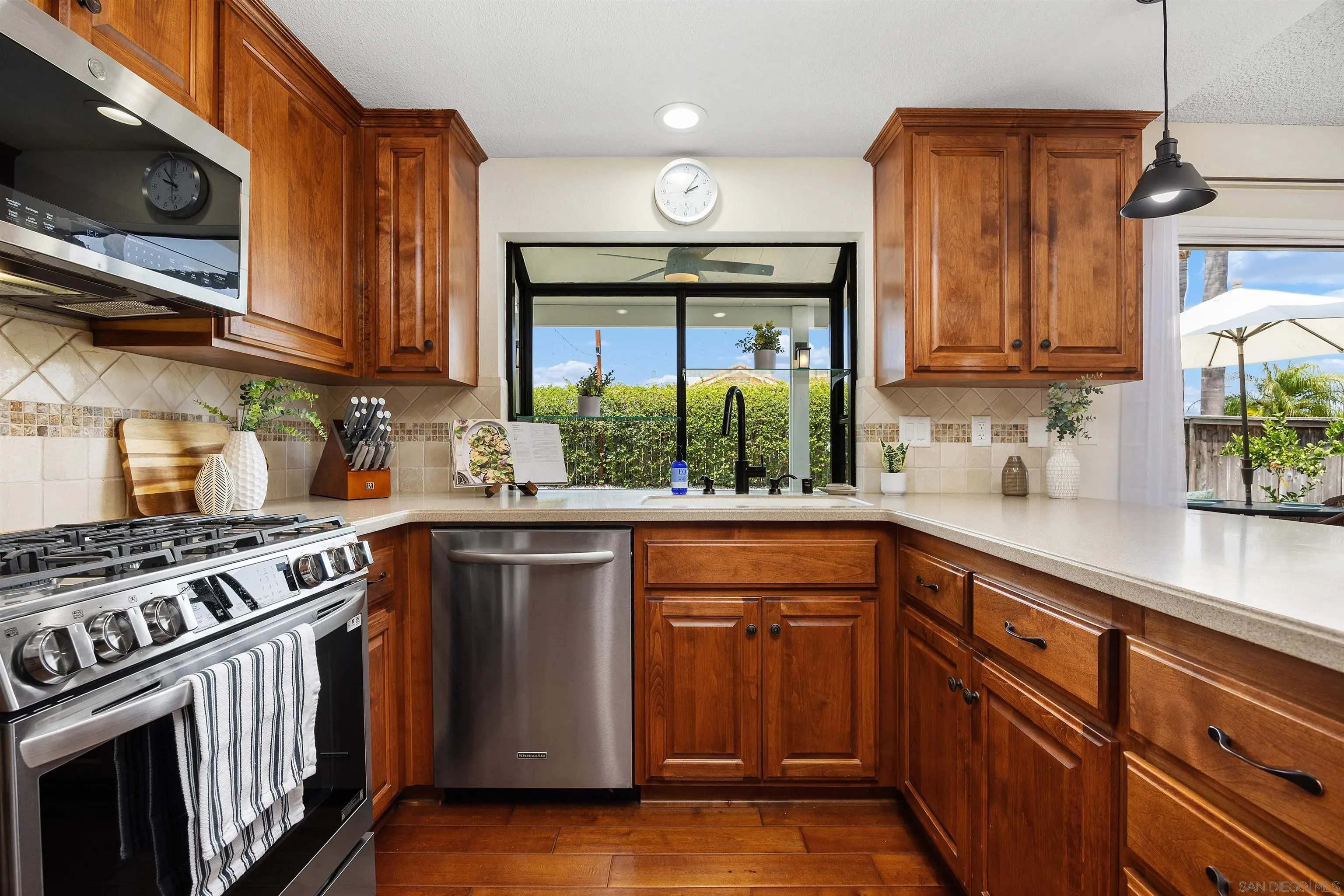 https://cdn.realtyfeed.com/cdn/127/250033859/1d134ed0115c1ff5c6a1e16d5053bf01.webp