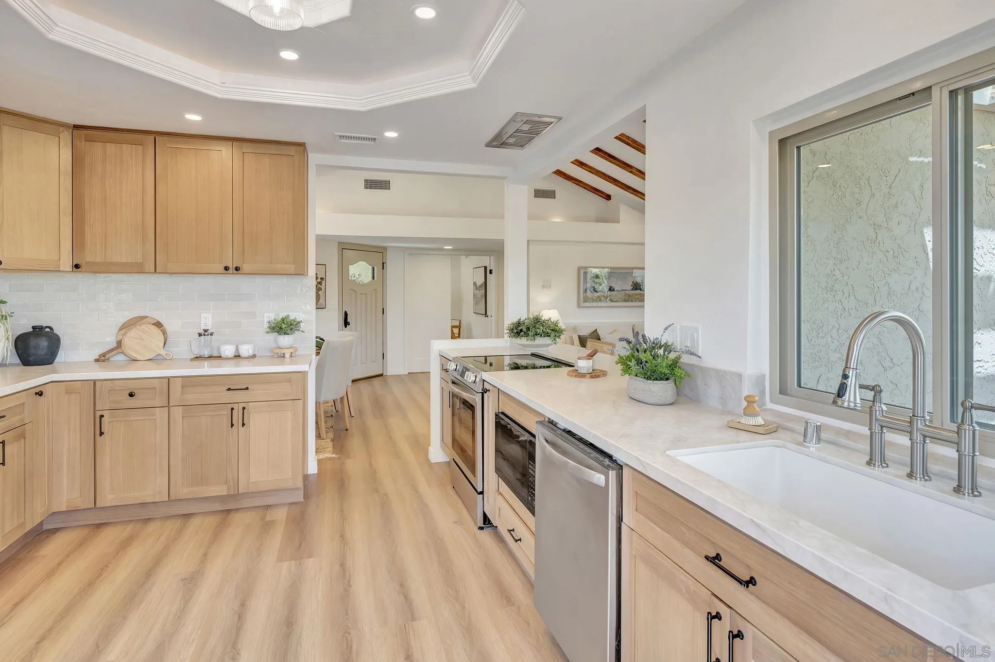 https://cdn.realtyfeed.com/cdn/127/250033865/3134dc12218d163cf8d36636e0c034ff.webp