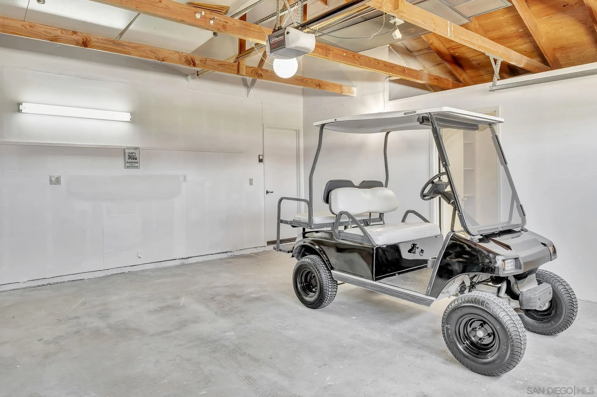 https://cdn.realtyfeed.com/cdn/127/250033865/3fd6ef82f406ad30861038f8f24d9488.webp