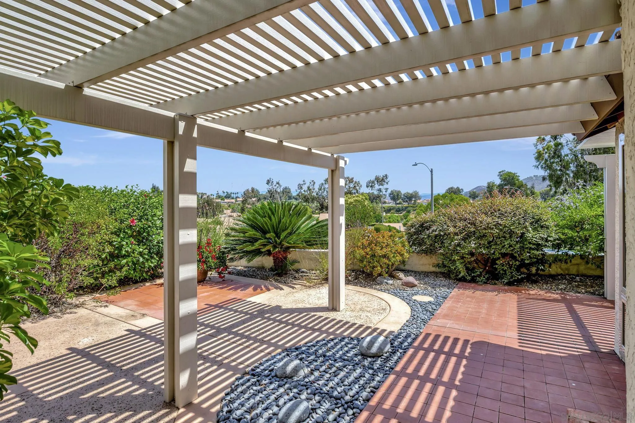 https://cdn.realtyfeed.com/cdn/127/250033865/649ed281551855a12b23e99aa64437b1.webp