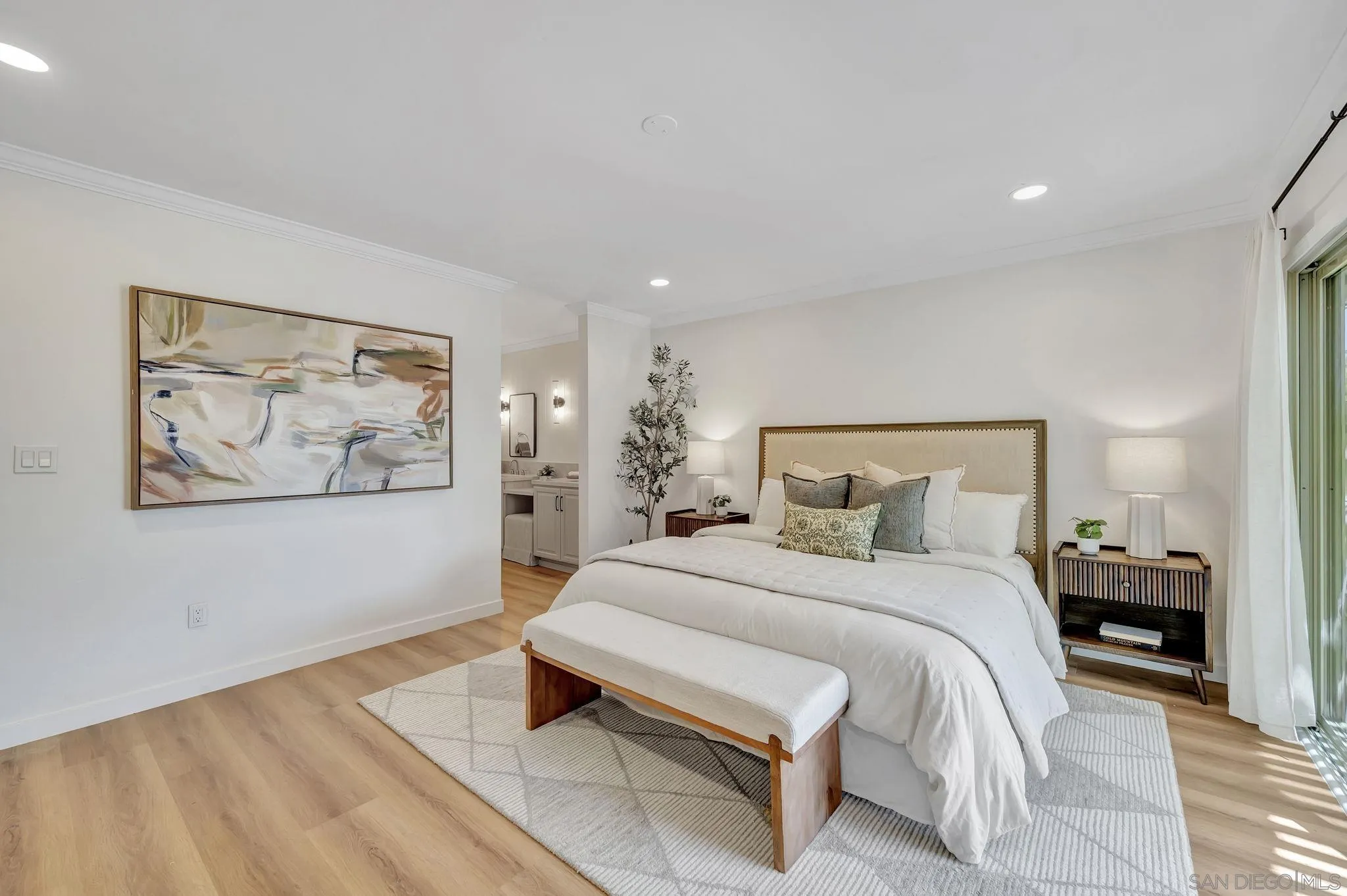 https://cdn.realtyfeed.com/cdn/127/250033865/9e47143e5066aa5fb597c9e42213f916.webp