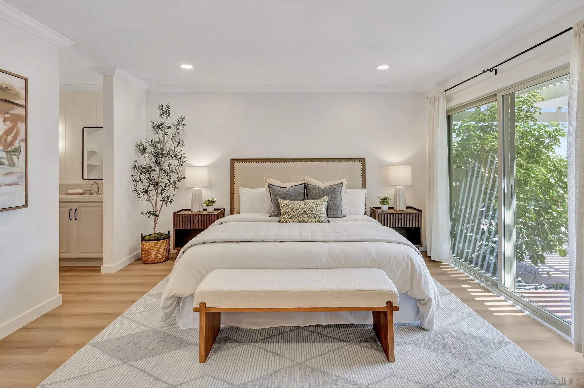 https://cdn.realtyfeed.com/cdn/127/250033865/b989b7240f8f3e5437be16fcd4a3626e.webp