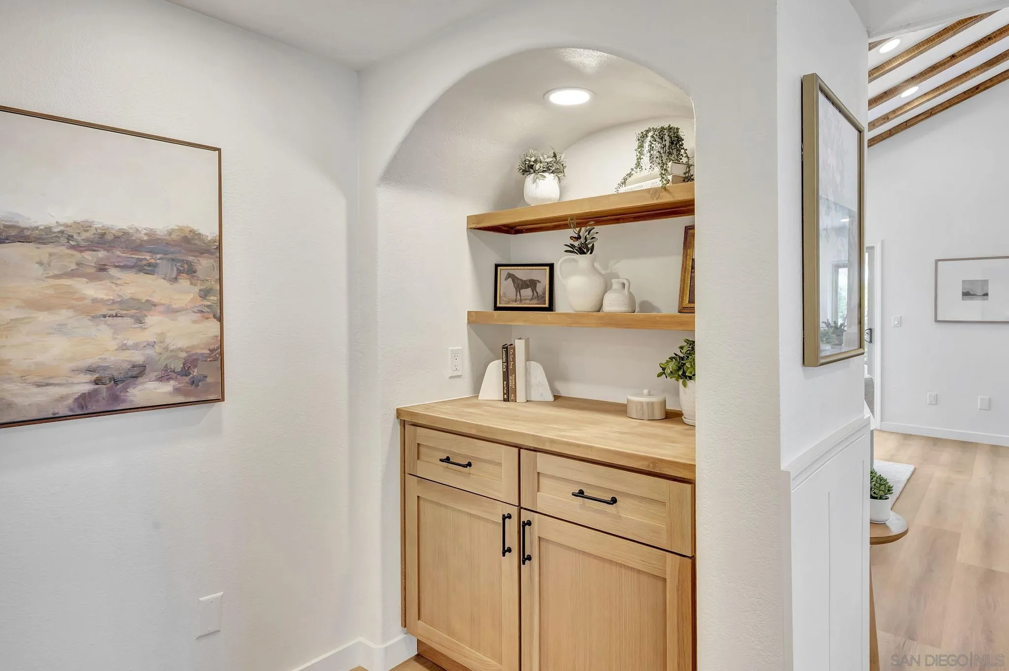 https://cdn.realtyfeed.com/cdn/127/250033865/cef41ab28dd93b2ba9b722c51ab6d742.webp