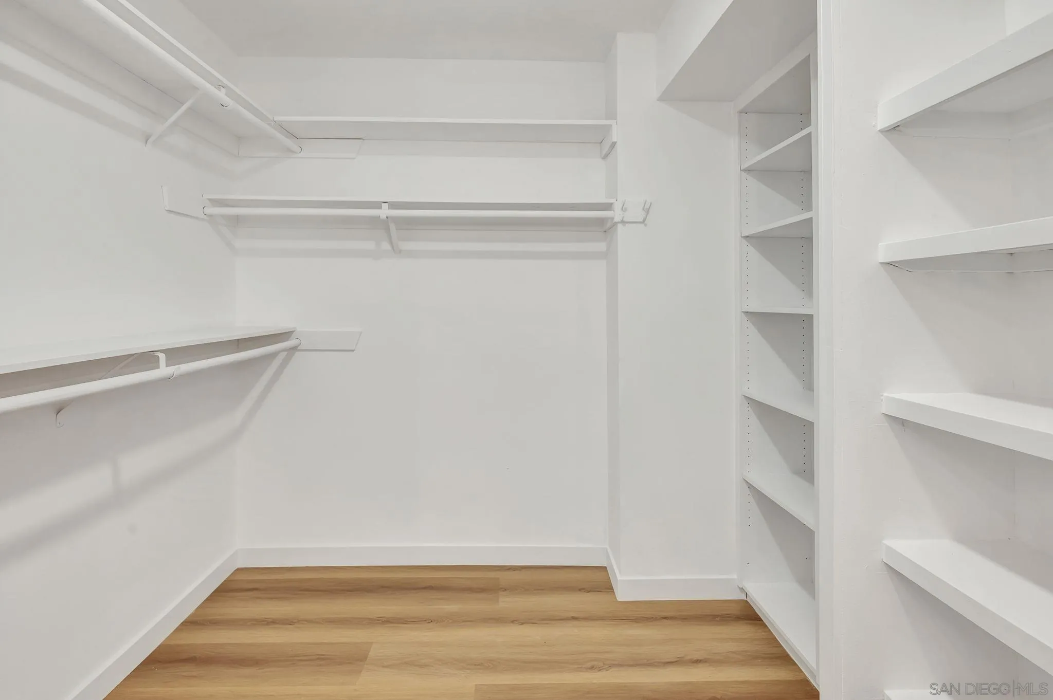 https://cdn.realtyfeed.com/cdn/127/250033865/d229f5d2ceb4336a033b83189f7f5671.webp