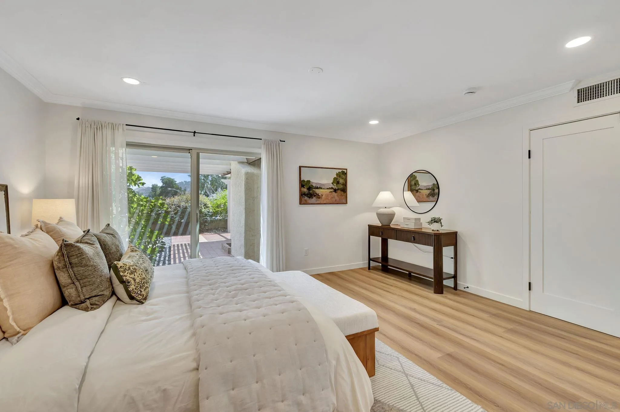 https://cdn.realtyfeed.com/cdn/127/250033865/d80e03e4888917fe9bf9aab5cfaa58c4.webp