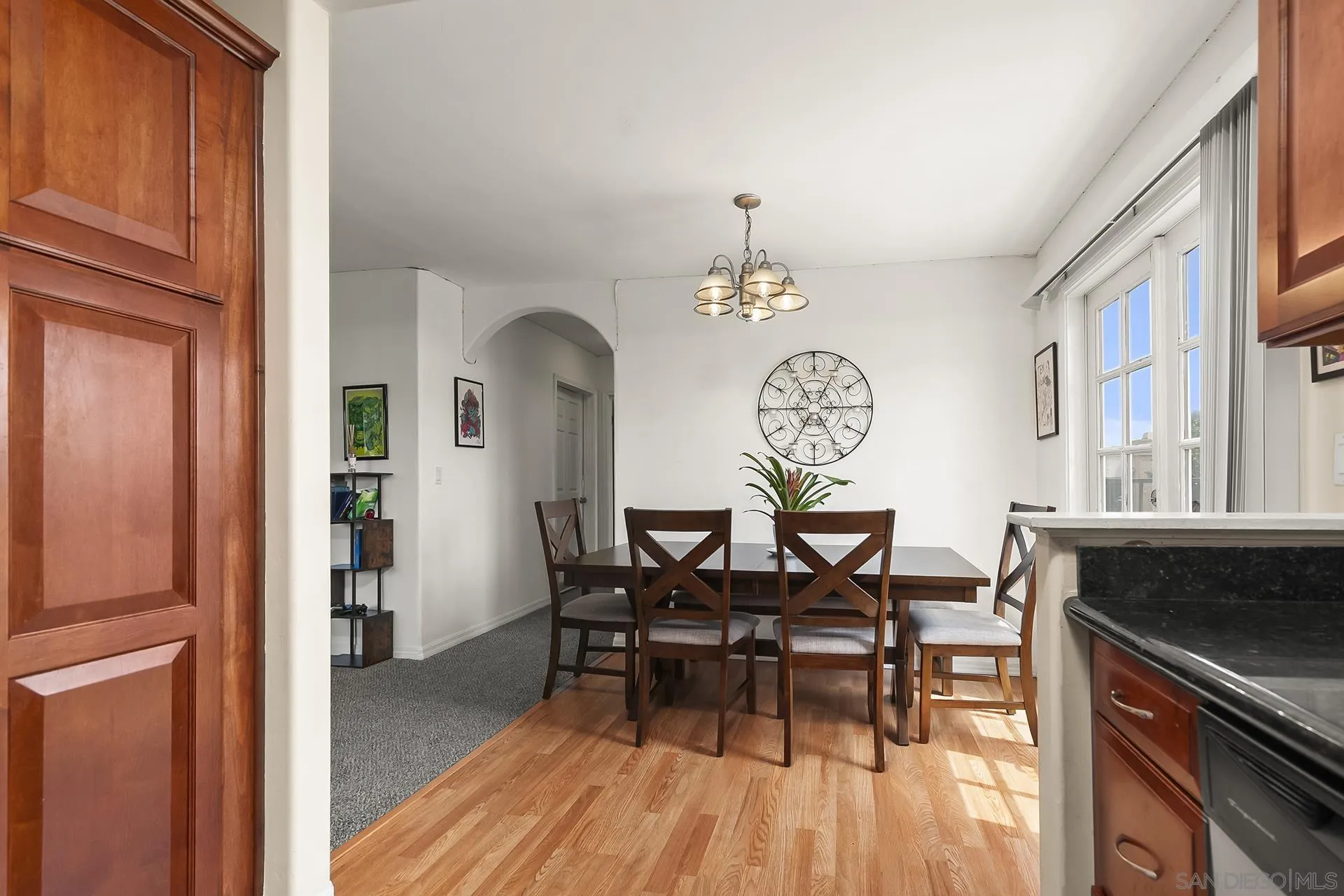 Photo #2: 250033871 Listing 