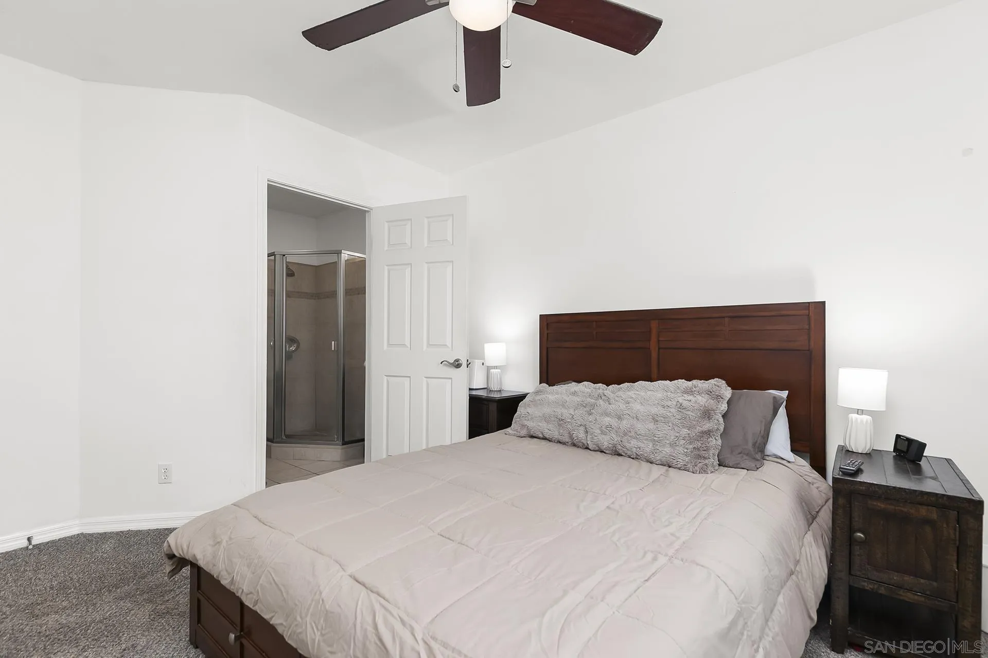Photo #7: 250033871 Listing: Photo #7