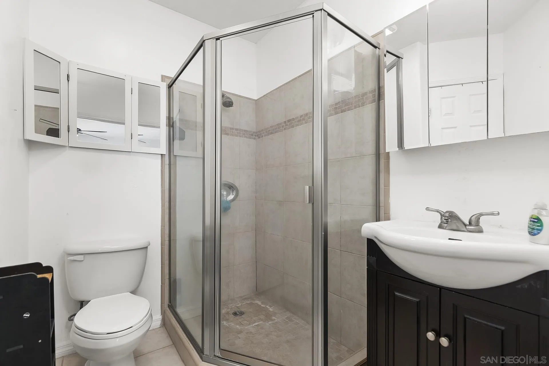 Photo #8: 250033871 Listing: Photo #8
