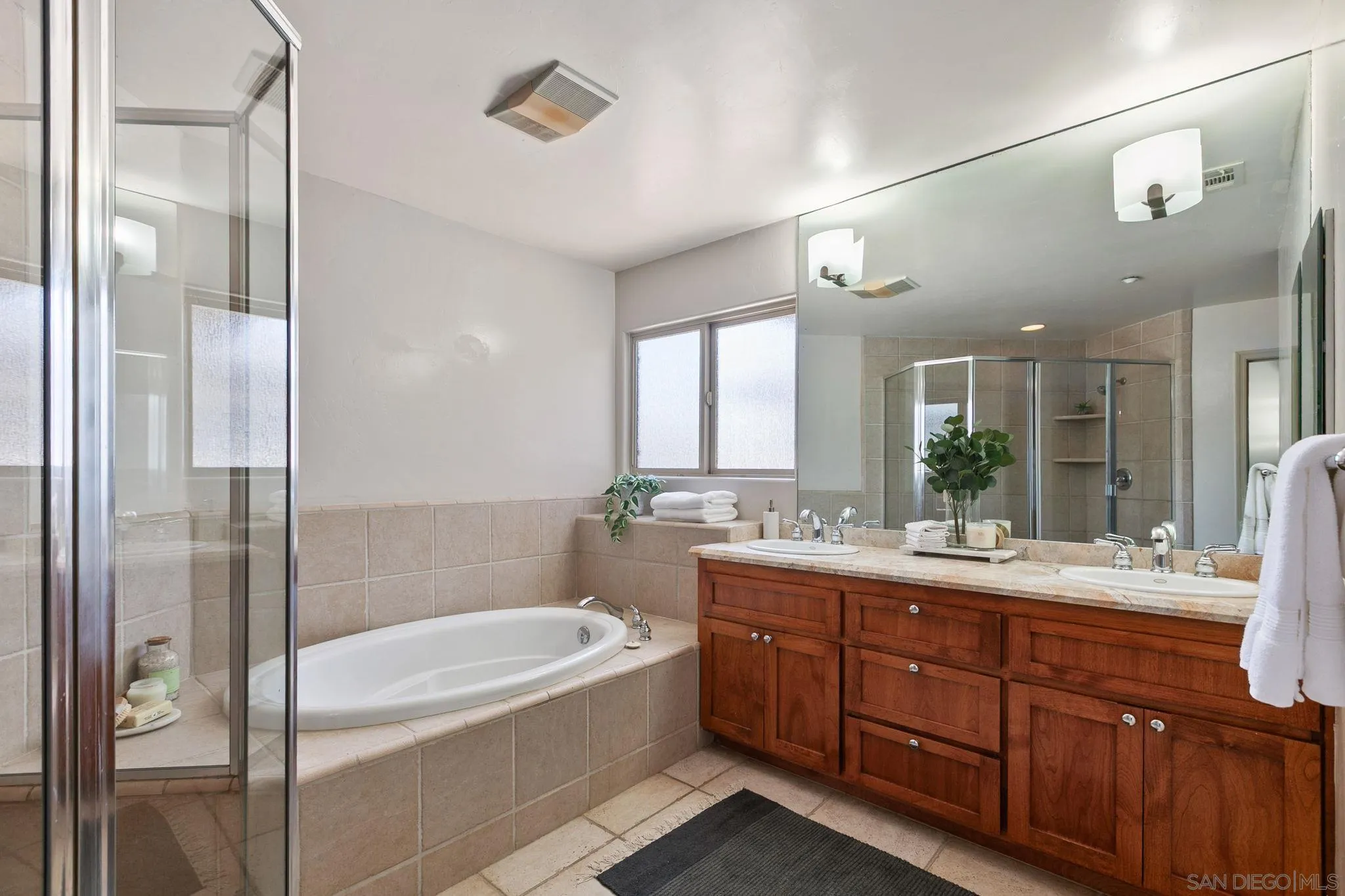 Photo #16: 250033876 Listing: Photo #16