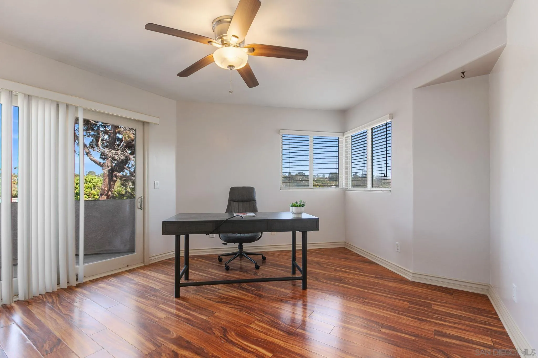 Photo #17: 250033876 Listing: Photo #17