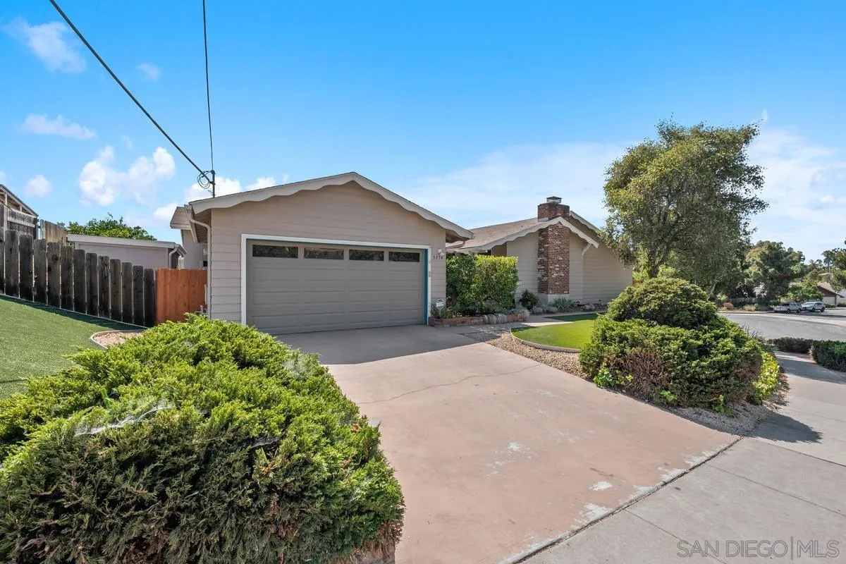 https://cdn.realtyfeed.com/cdn/127/250033882/4edb6c0704d19820ffde6ea407813ed1.webp