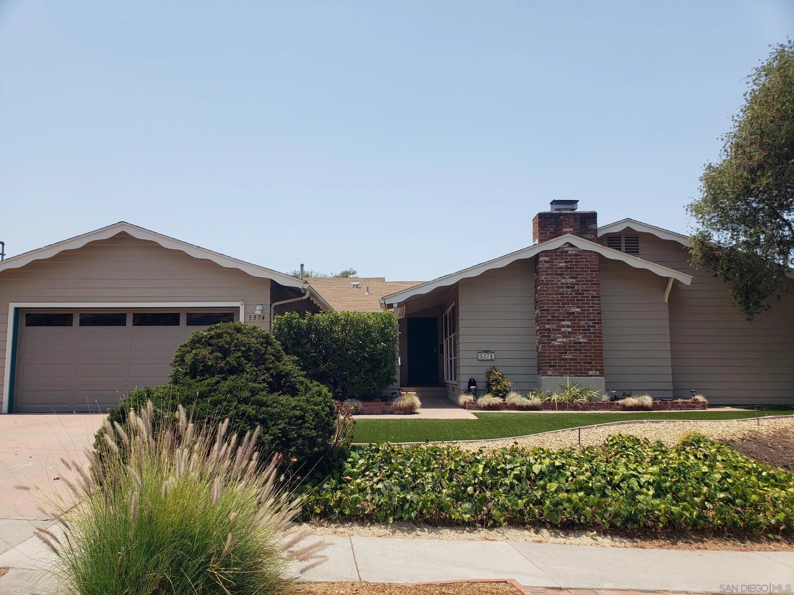 https://cdn.realtyfeed.com/cdn/127/250033882/cadcb6a0dec33ff70c5023d8f01bb5a8.webp