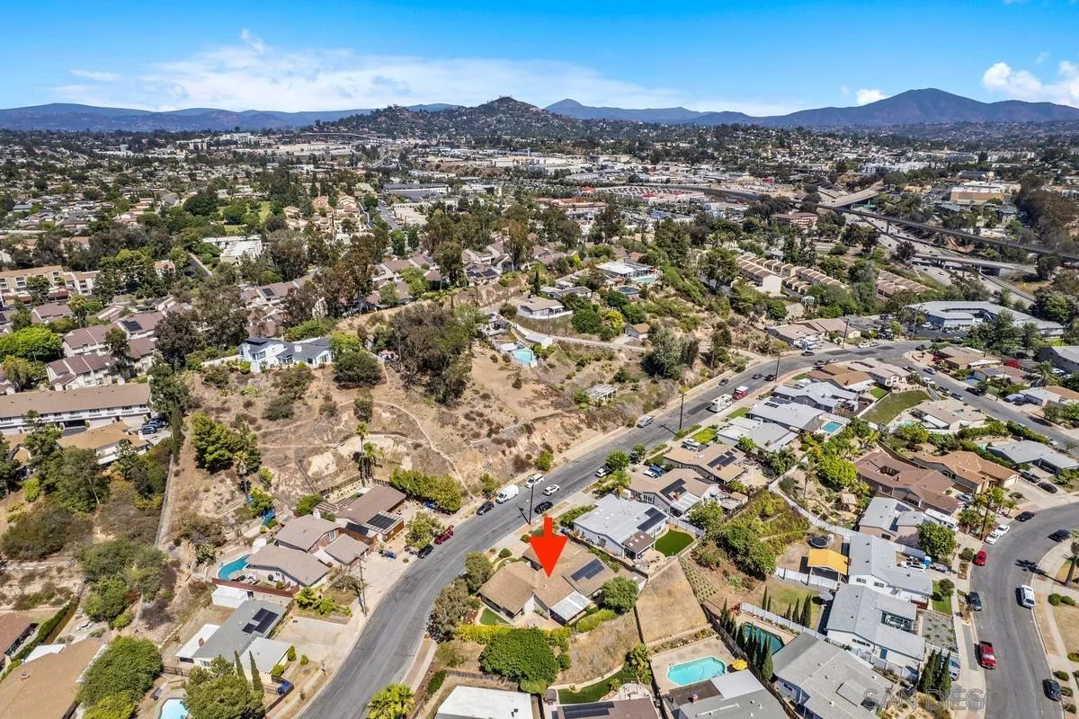 https://cdn.realtyfeed.com/cdn/127/250033882/caf9207e38a963ad71c5cb42c41c3c02.webp