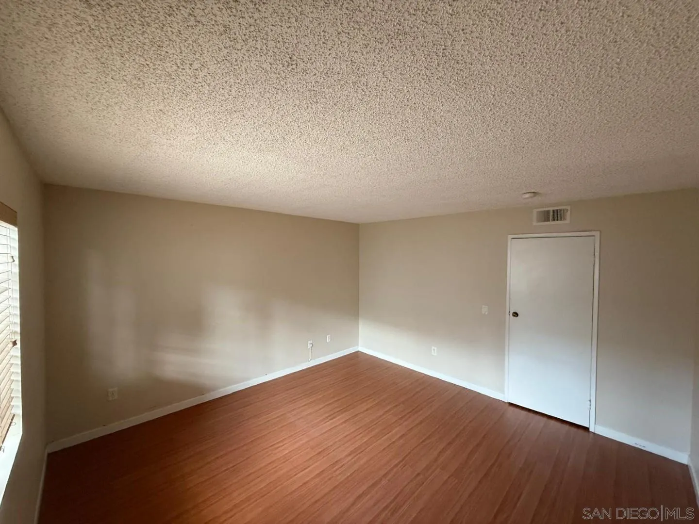 Photo #11: 250033887 Listing: Photo #11