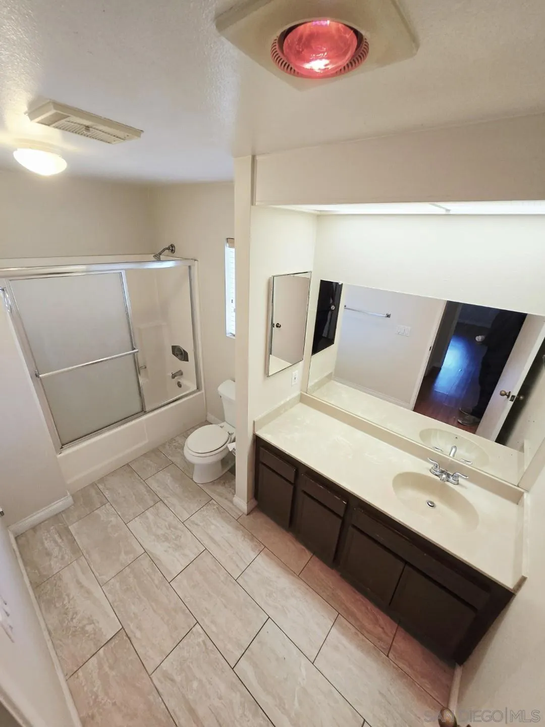 Photo #17: 250033887 Listing: Photo #17