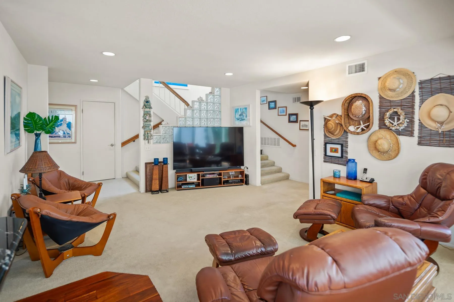 https://cdn.realtyfeed.com/cdn/127/250033894/2c5cfcc0c05b6a1e9a7ae5155818af27.webp